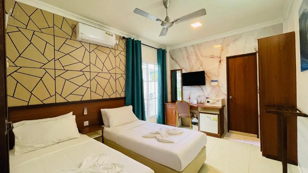 Aria Holiday Maldives: another view