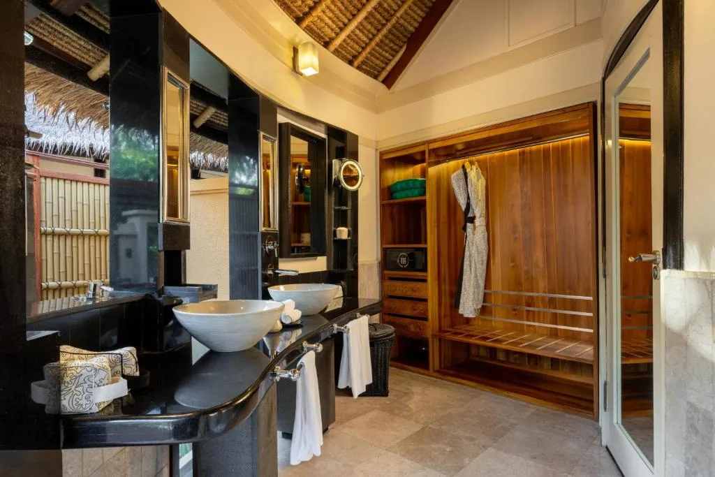Banyan Tree Vabbinfaru: another view