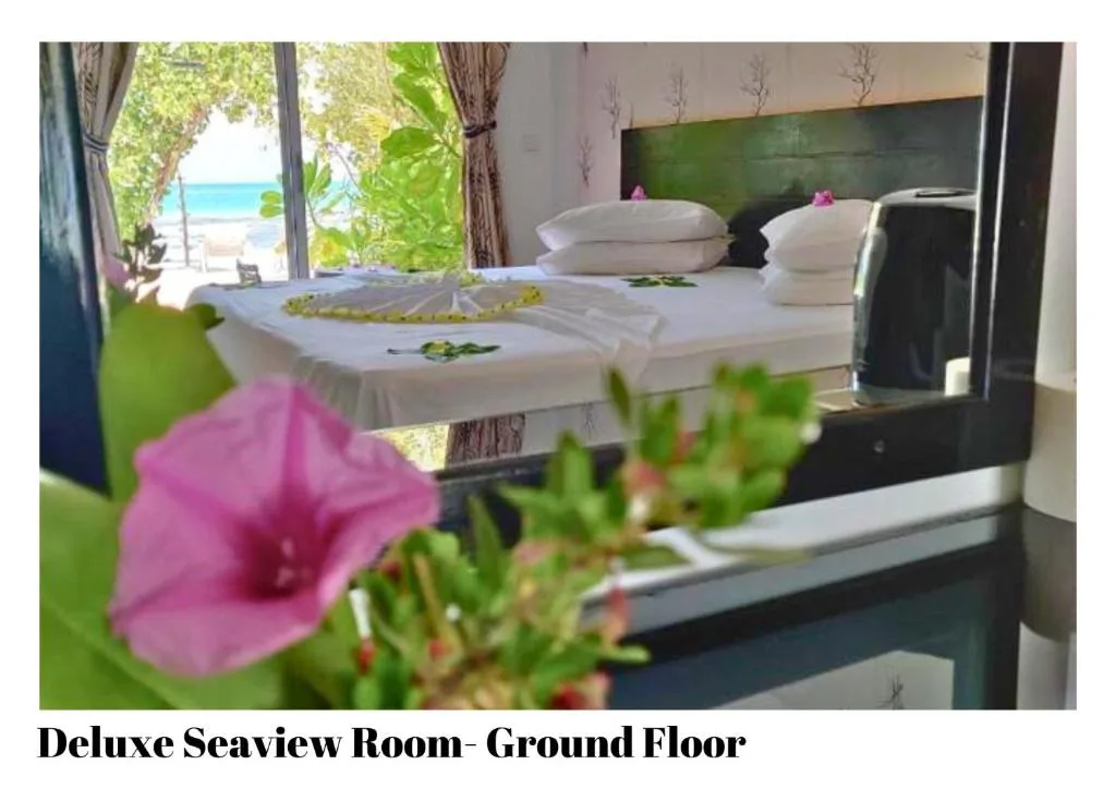 Beach Villa Maldives: another view