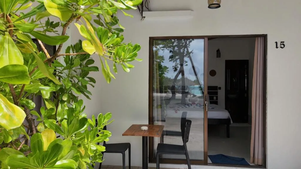 Beach Villa Maldives: another view