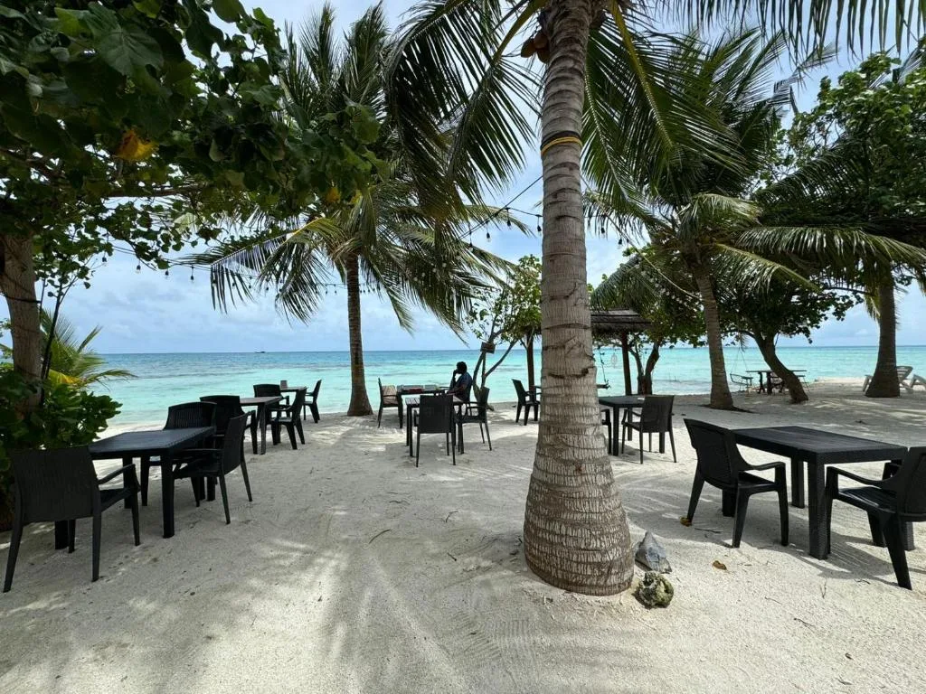 Beach Villa Maldives: another view