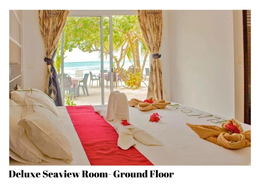 Beach Villa Maldives: another view