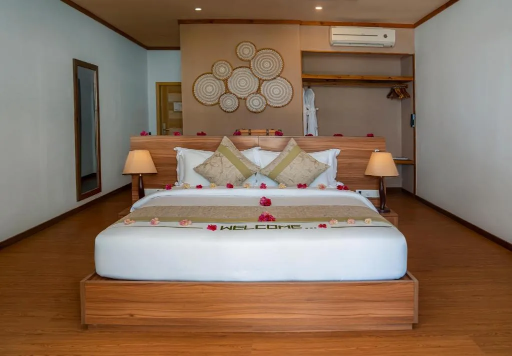 Brennia Kottefaru Maldives: another view