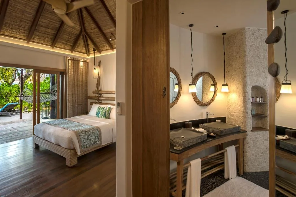 Constance Moofushi Maldives: another view