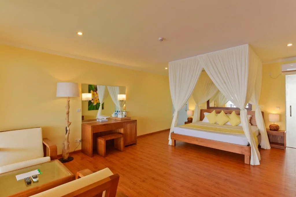 Dreamland Maldives Resort: another view