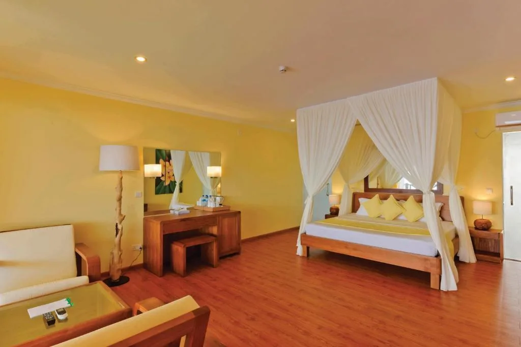 Dreamland Maldives Resort: another view