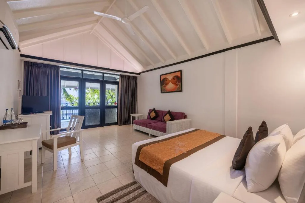 Ellaidhoo Maldives by Cinnamon: another view