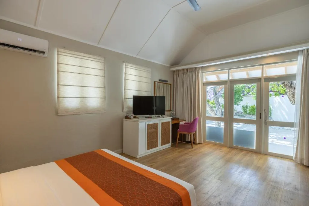 Ellaidhoo Maldives by Cinnamon: another view