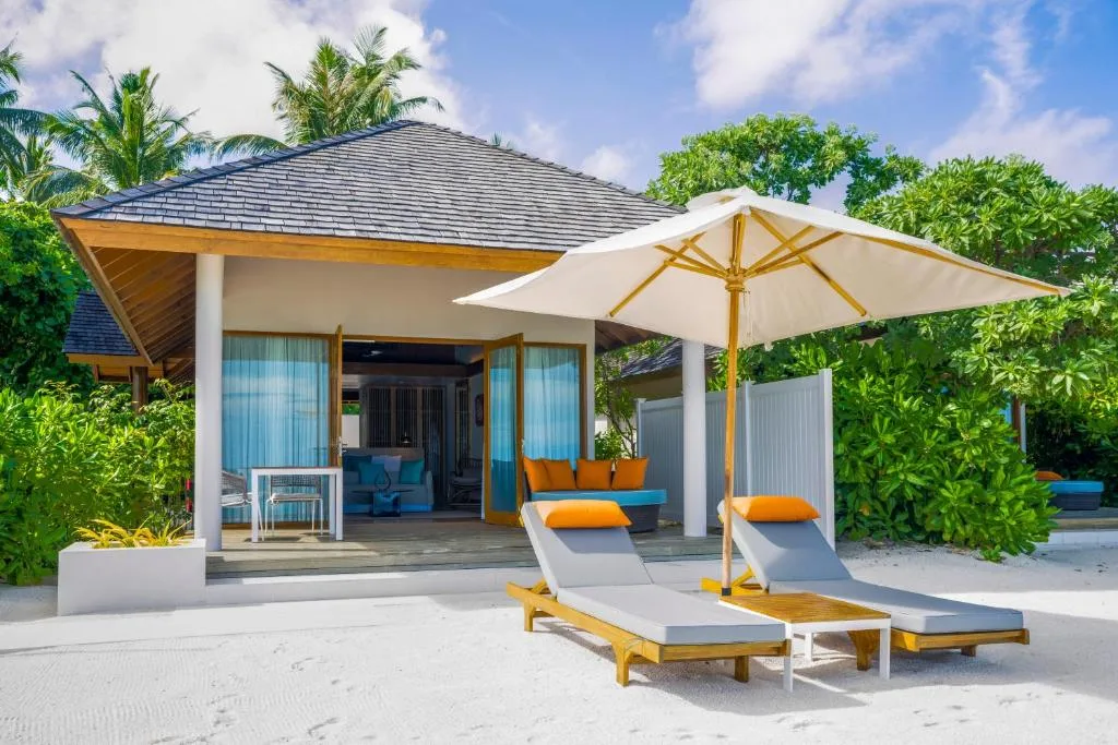 Emerald Faarufushi Resort & Spa: another view
