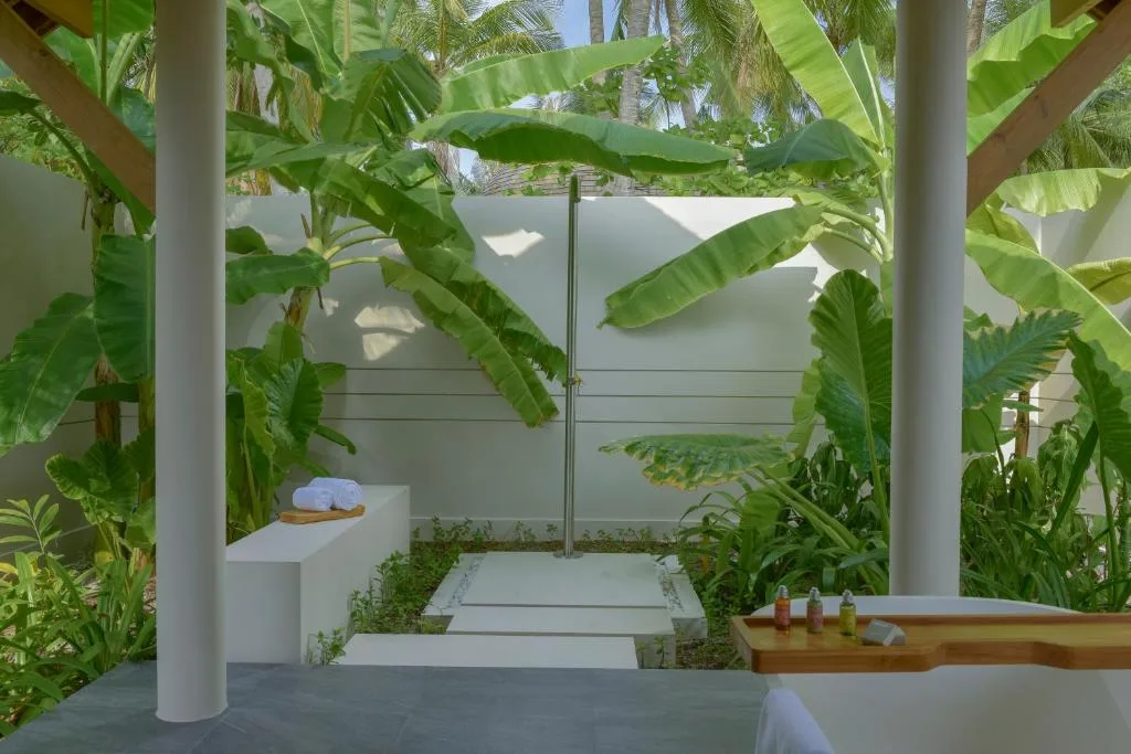 Emerald Faarufushi Resort & Spa: another view