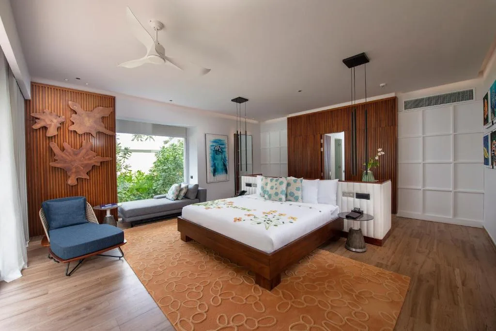 Emerald Maldives Resort & Spa: another view