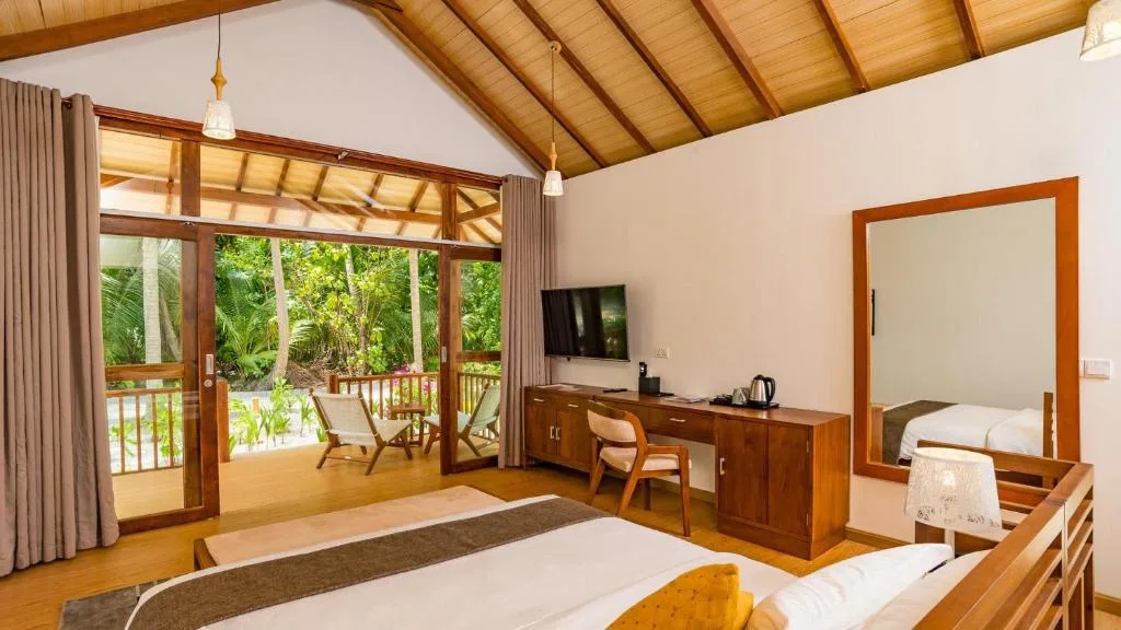 Fiyavalhu Resort Maldives: another view