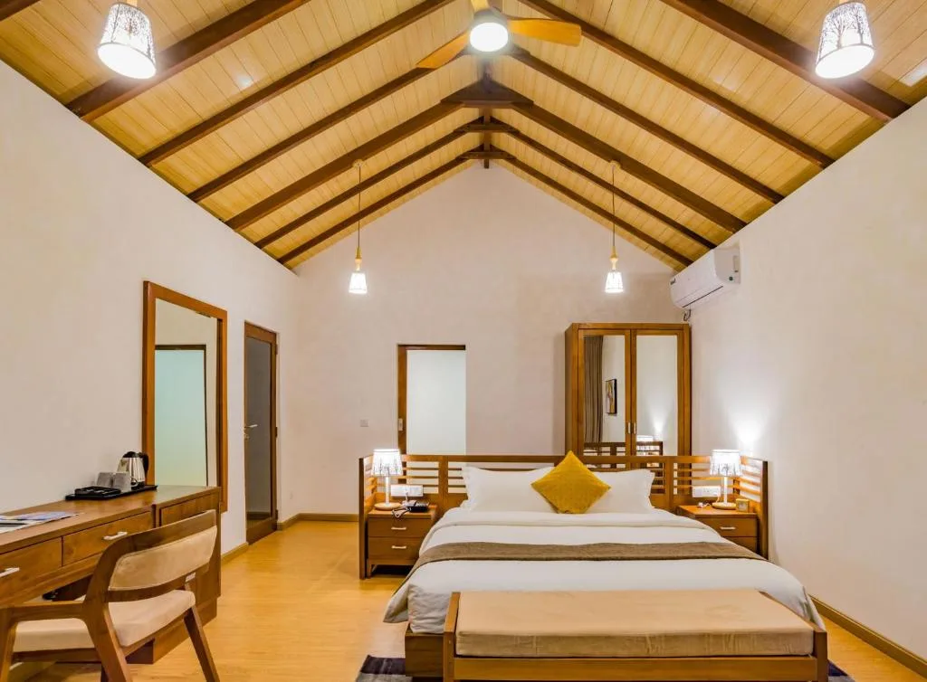 Fiyavalhu Resort Maldives: another view