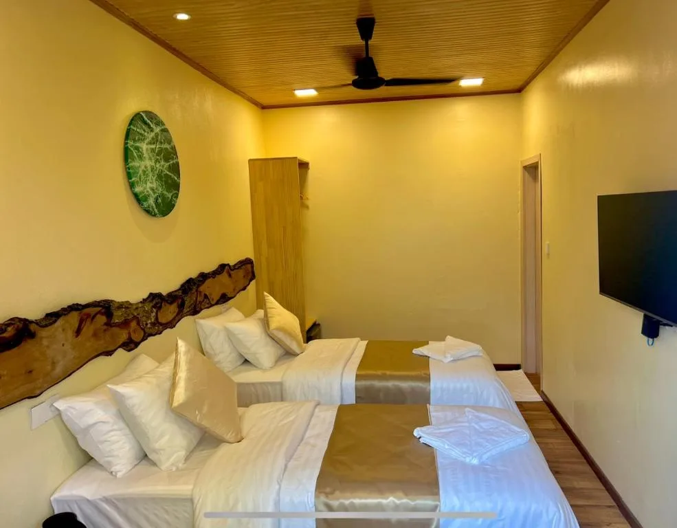 Holiday Home Dhiffushi: another view