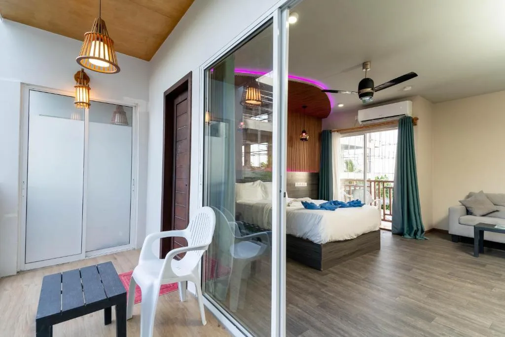 Island Villa Ukulhas Maldives: another view