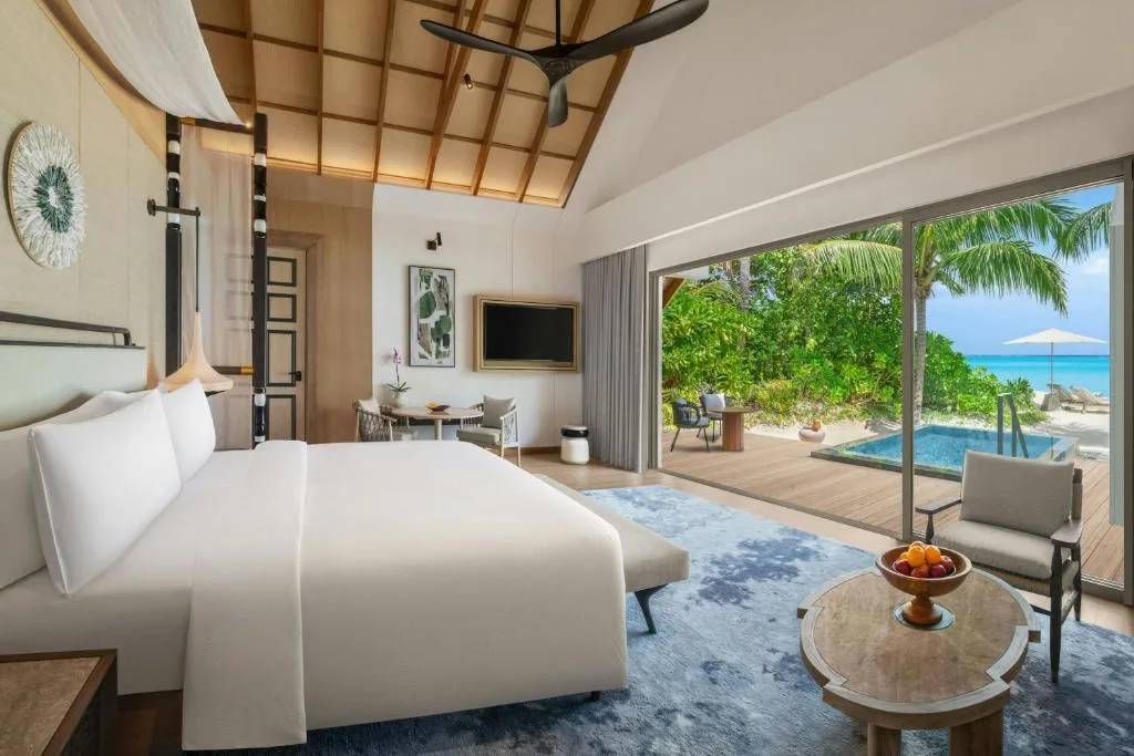 JW Marriott Maldives Kaafu Atoll Island Resort: another view