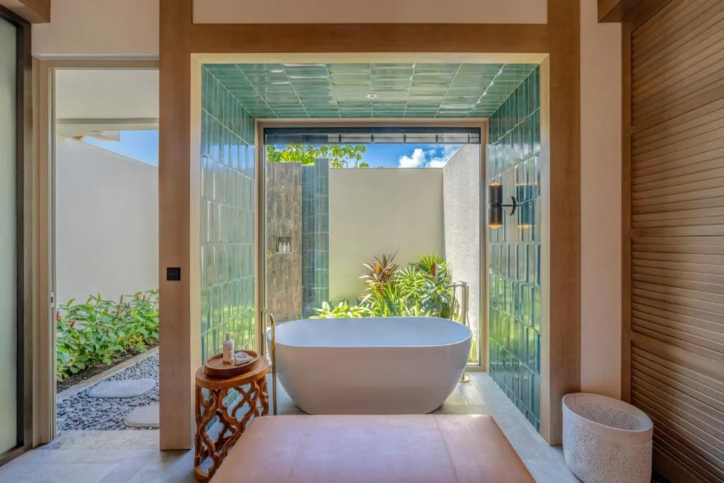 JW Marriott Maldives Kaafu Atoll Island Resort: another view
