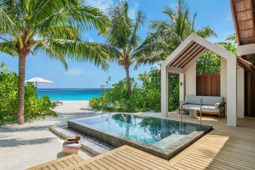 JW Marriott Maldives Kaafu Atoll Island Resort: another view