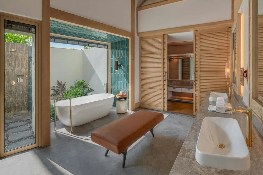 JW Marriott Maldives Kaafu Atoll Island Resort: another view