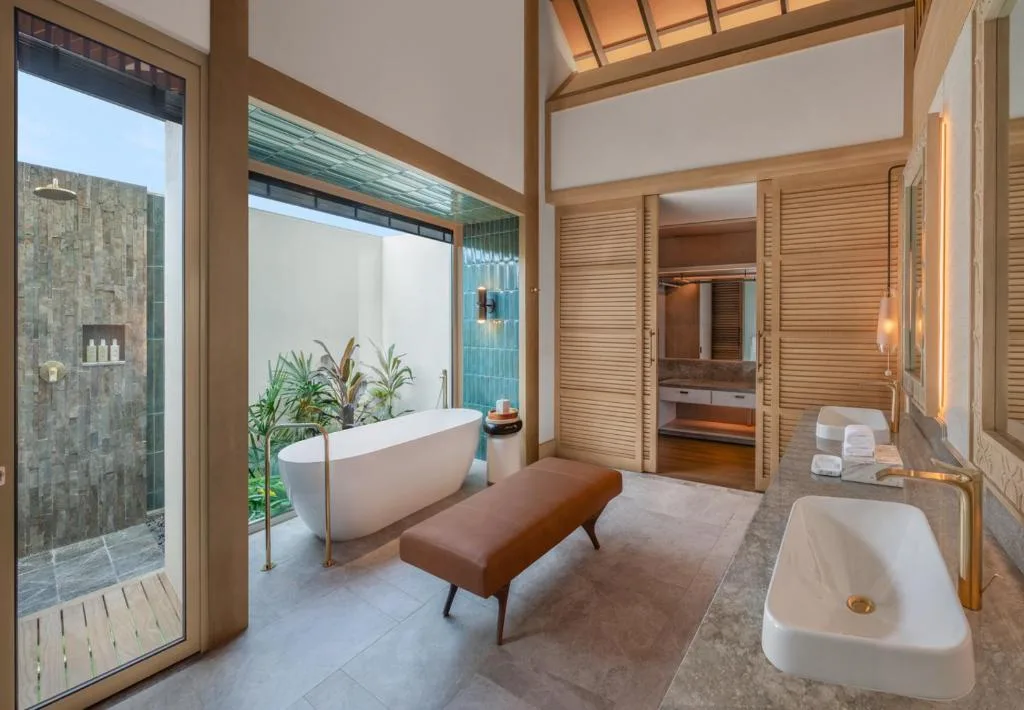 JW Marriott Maldives Kaafu Atoll Island Resort: another view