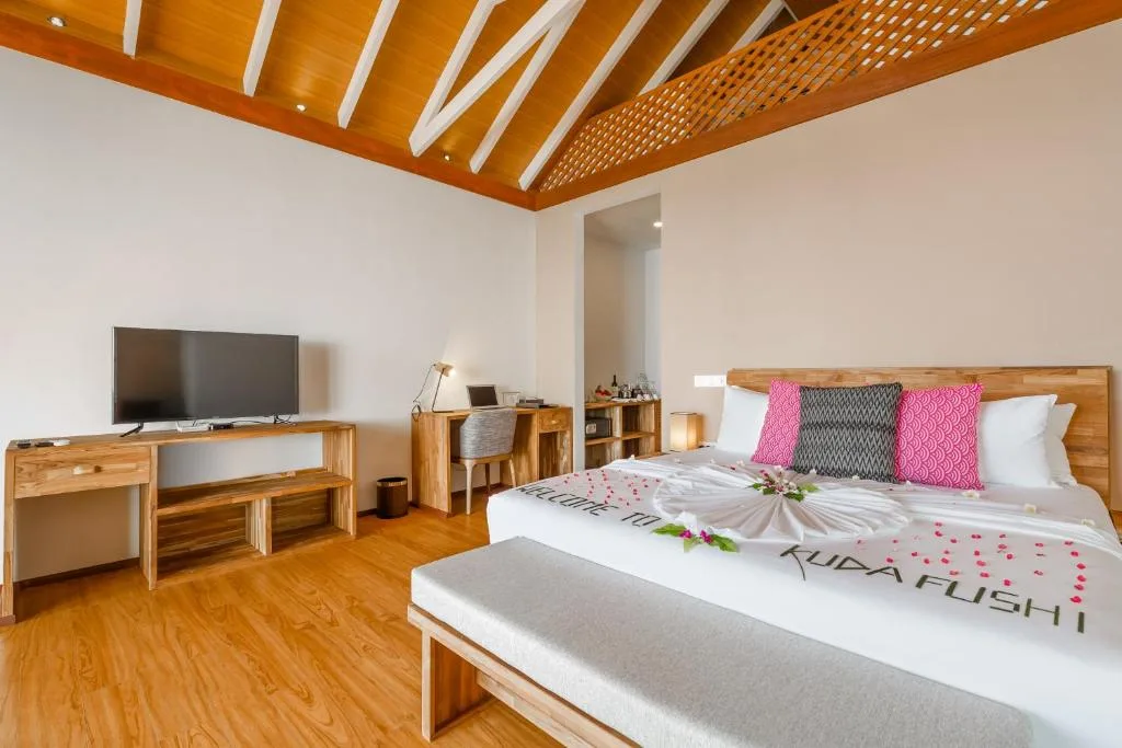 Kudafushi Resort & Spa: another view