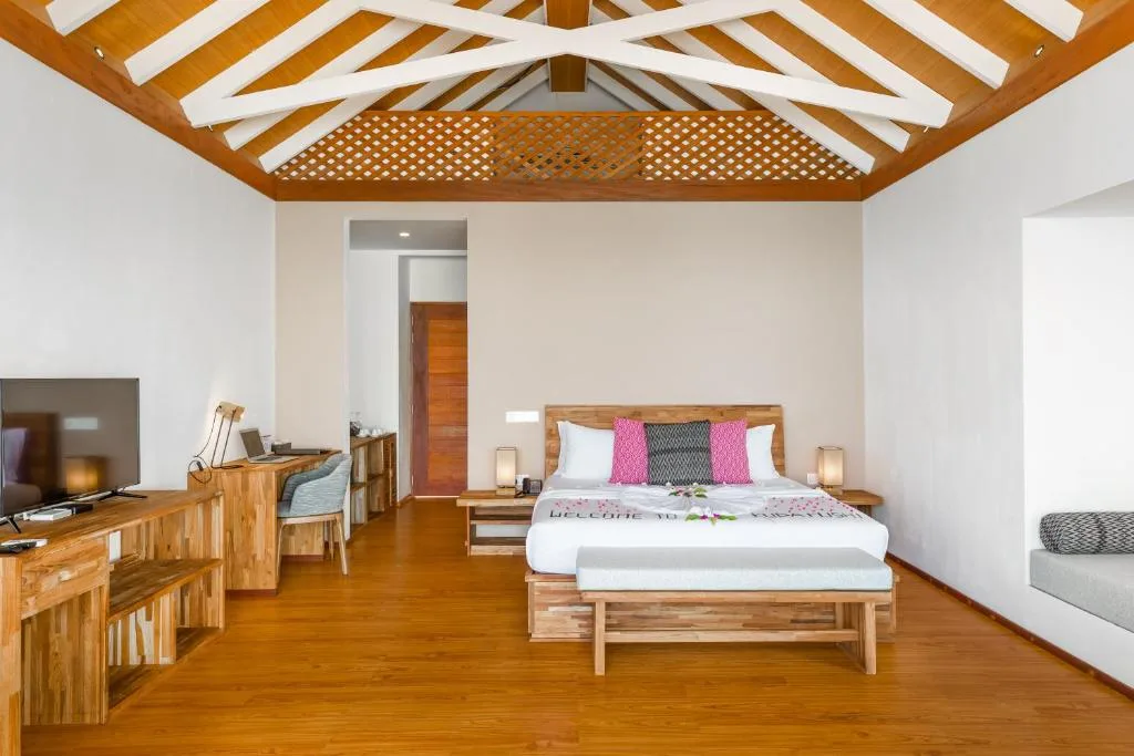 Kudafushi Resort & Spa: another view