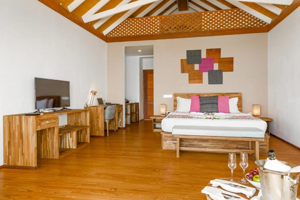 Kudafushi Resort & Spa: another view