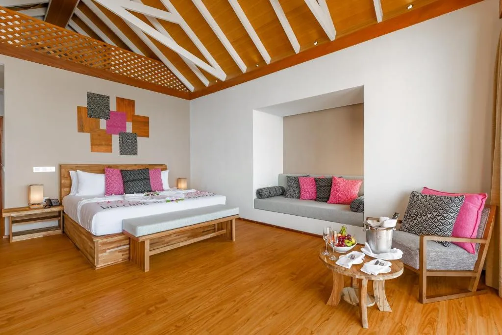 Kudafushi Resort & Spa: another view