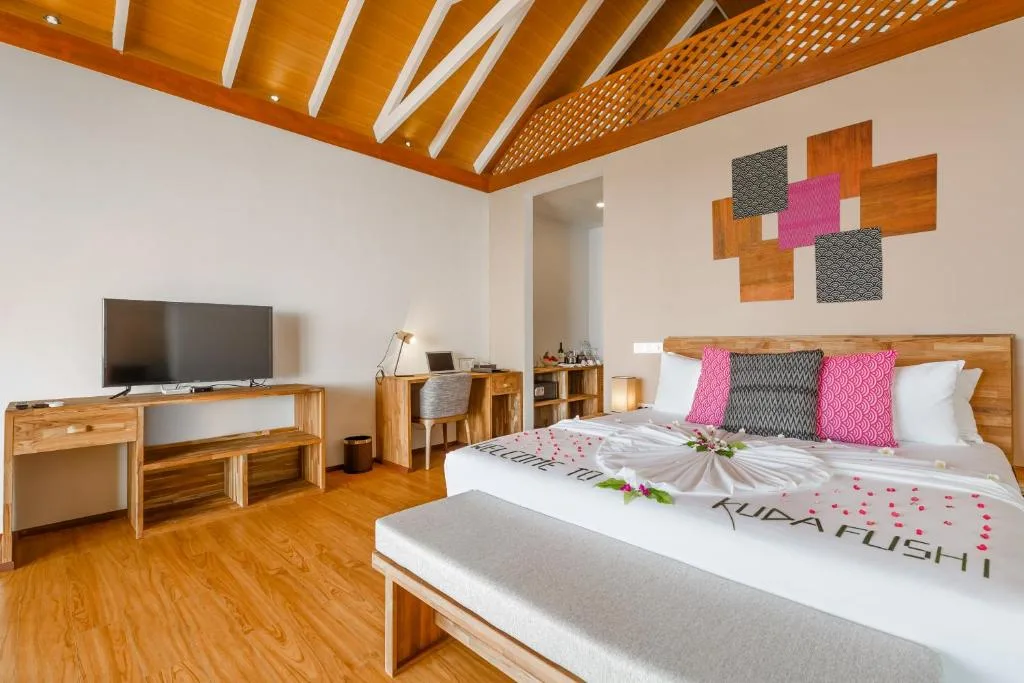 Kudafushi Resort & Spa: another view