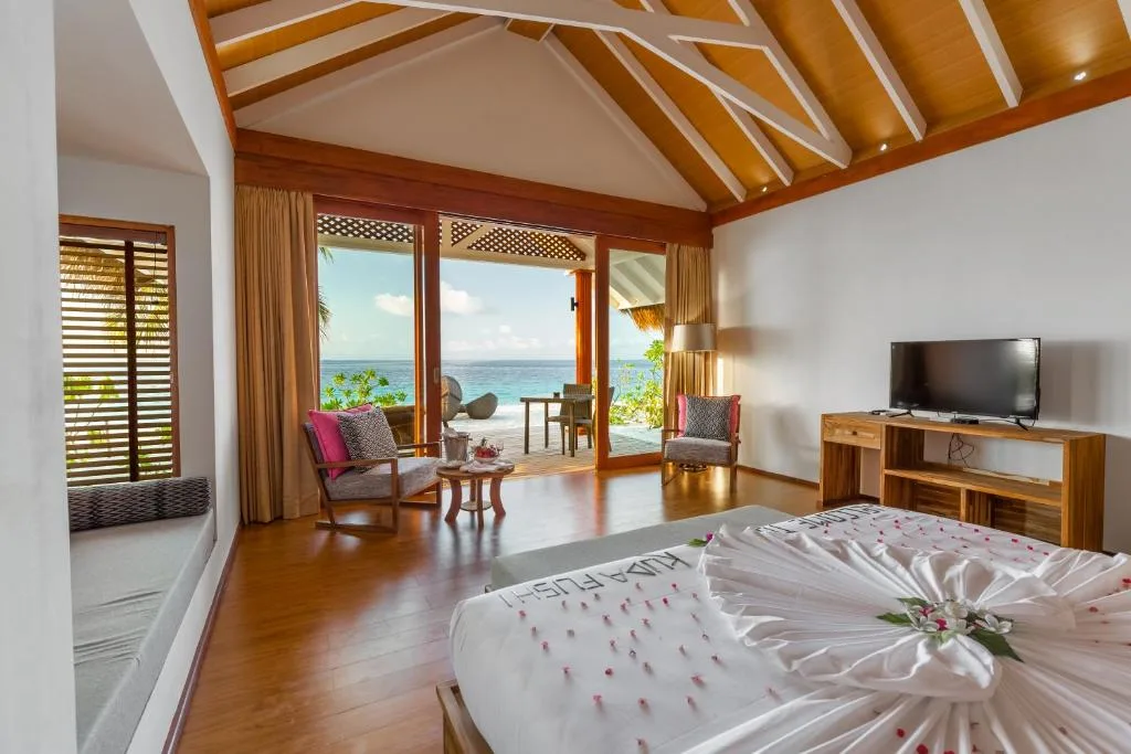 Kudafushi Resort & Spa: another view
