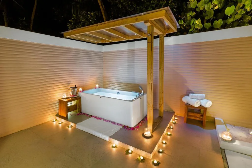 Kudafushi Resort & Spa: another view