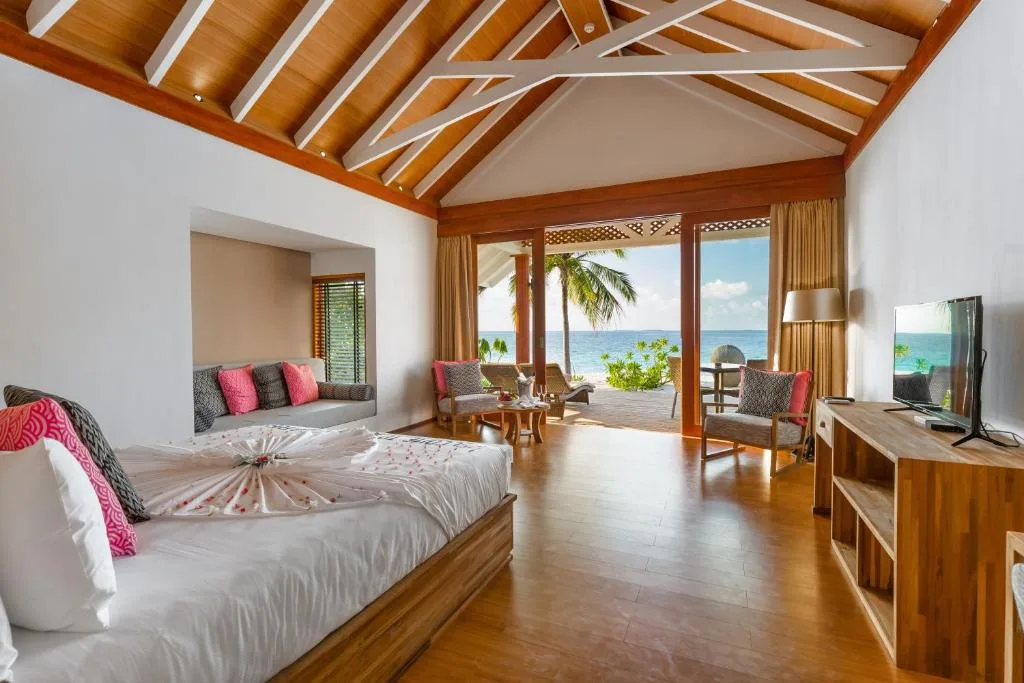Kudafushi Resort & Spa: another view