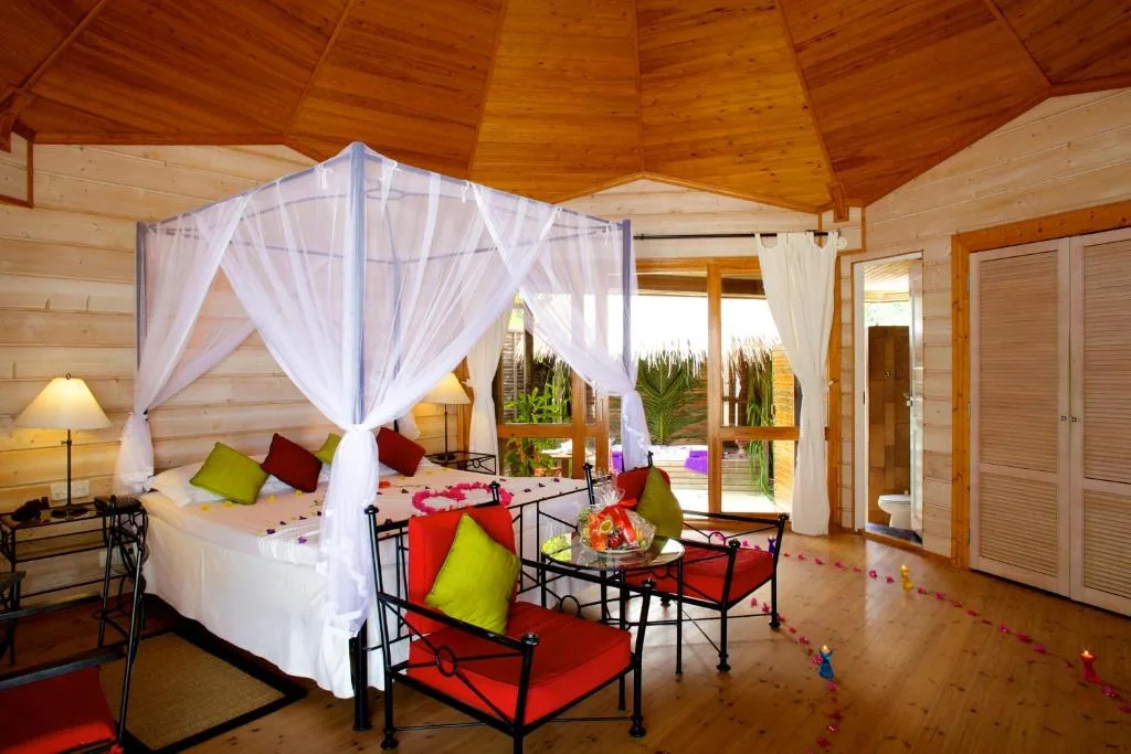 Kuredu Island Resort & Spa: another view