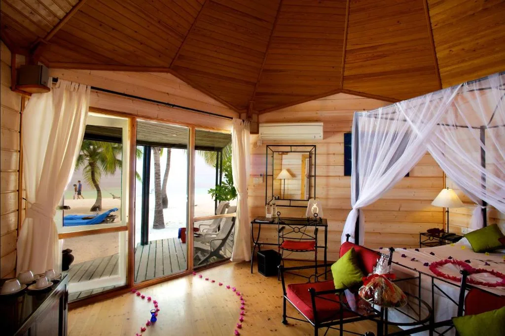 Kuredu Island Resort & Spa: another view