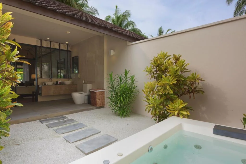 Lily Beach Resort and Spa: another view
