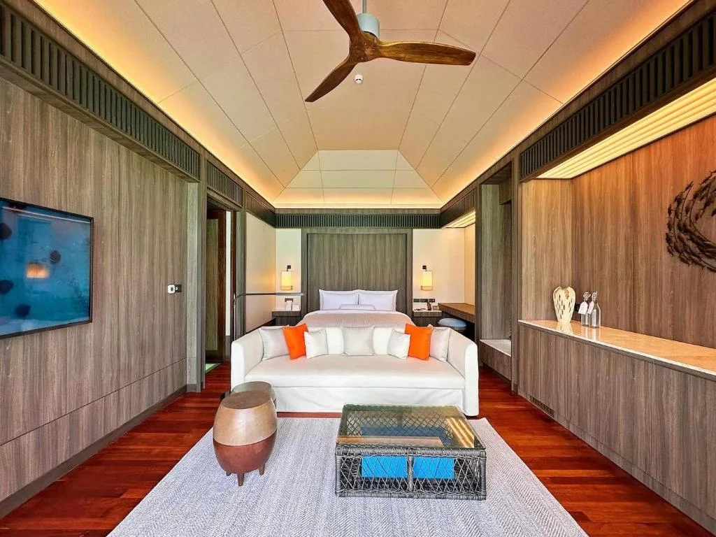 Madifushi Private Island: another view