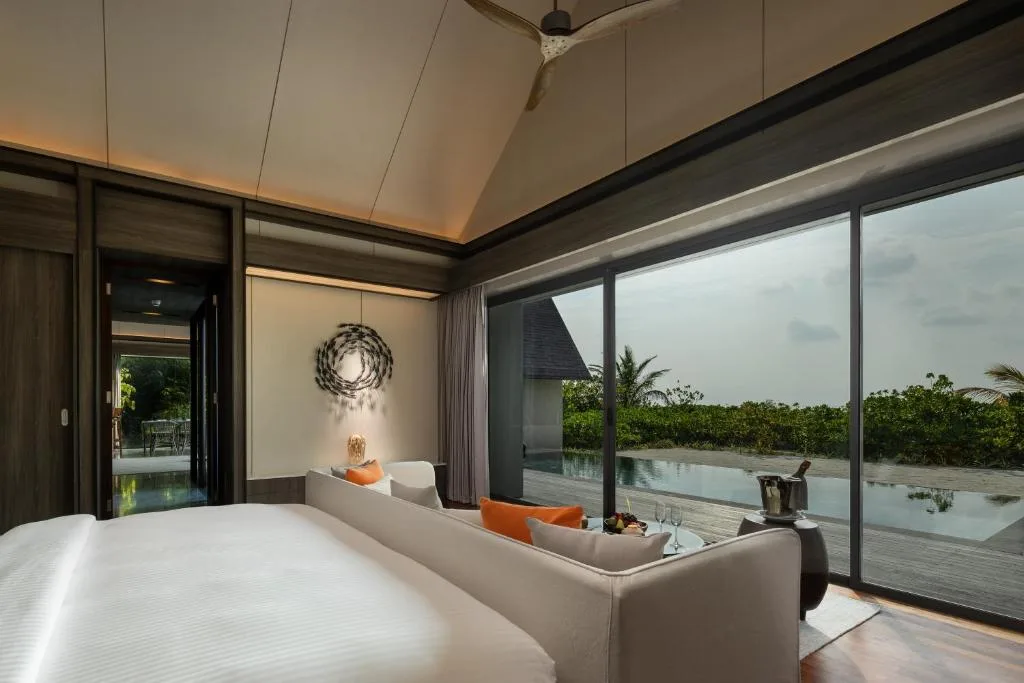 Madifushi Private Island: another view