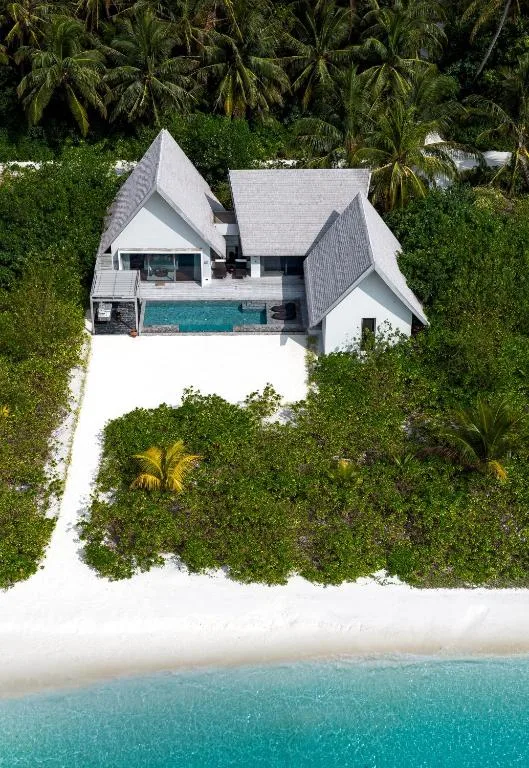 Madifushi Private Island: another view