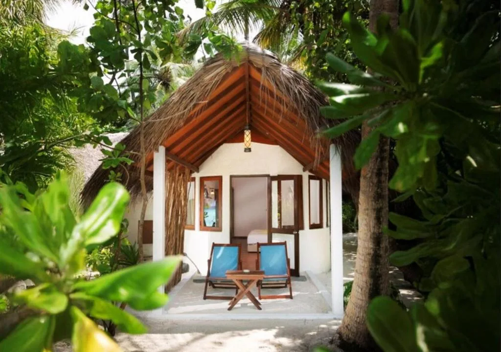 Makunudu Island: another view