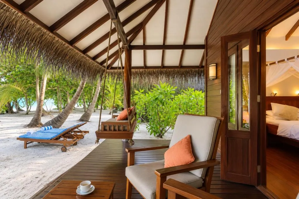 Medhufushi Island Resort: another view