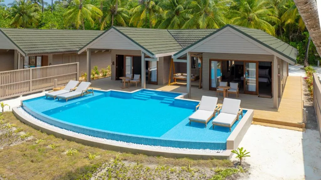 Meeru Maldives Resort Island: another view