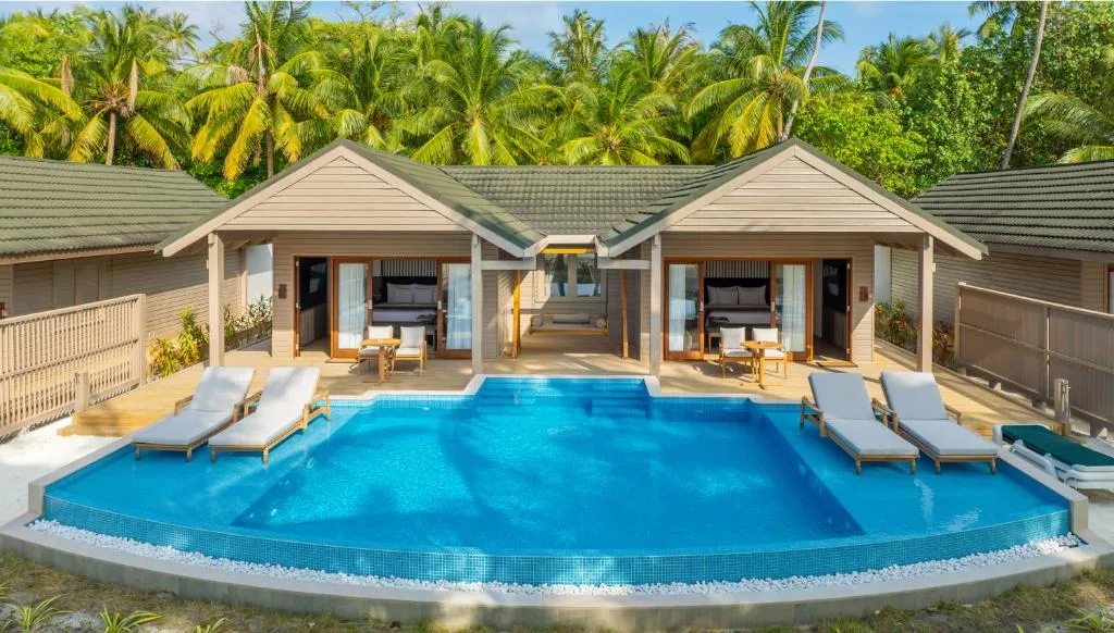 Meeru Maldives Resort Island: another view