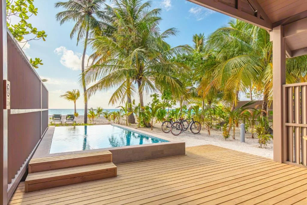 Meeru Maldives Resort Island: another view