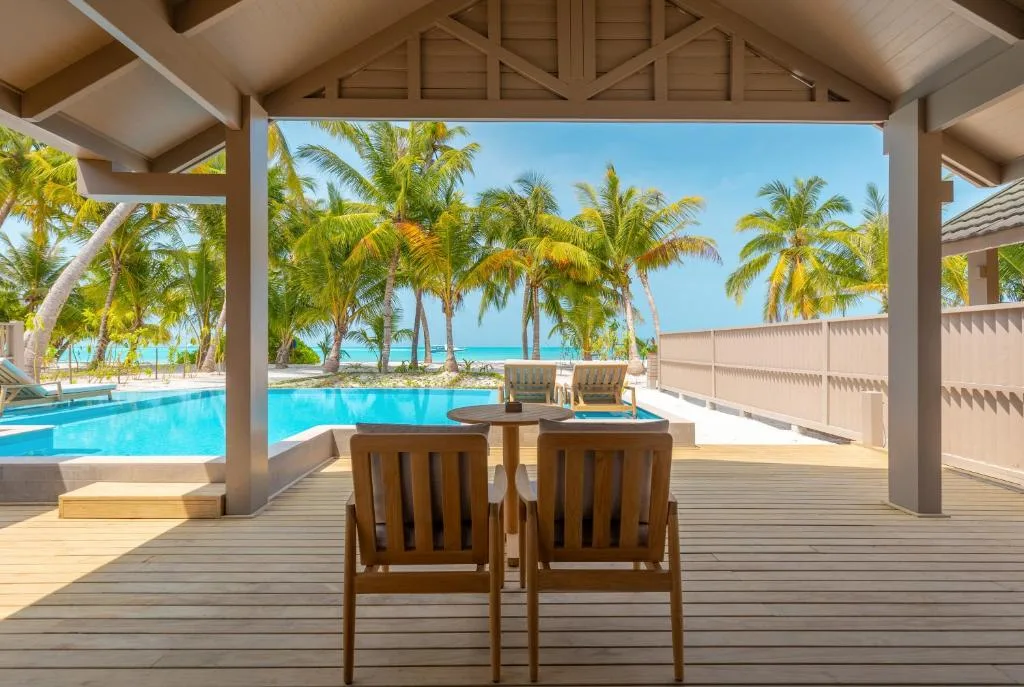 Meeru Maldives Resort Island: another view