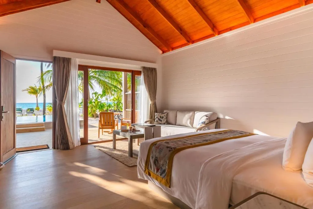 Meeru Maldives Resort Island: another view