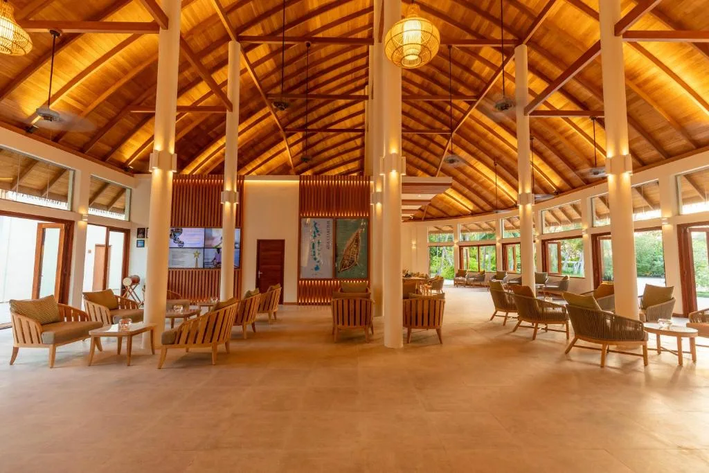 Meeru Maldives Resort Island: another view