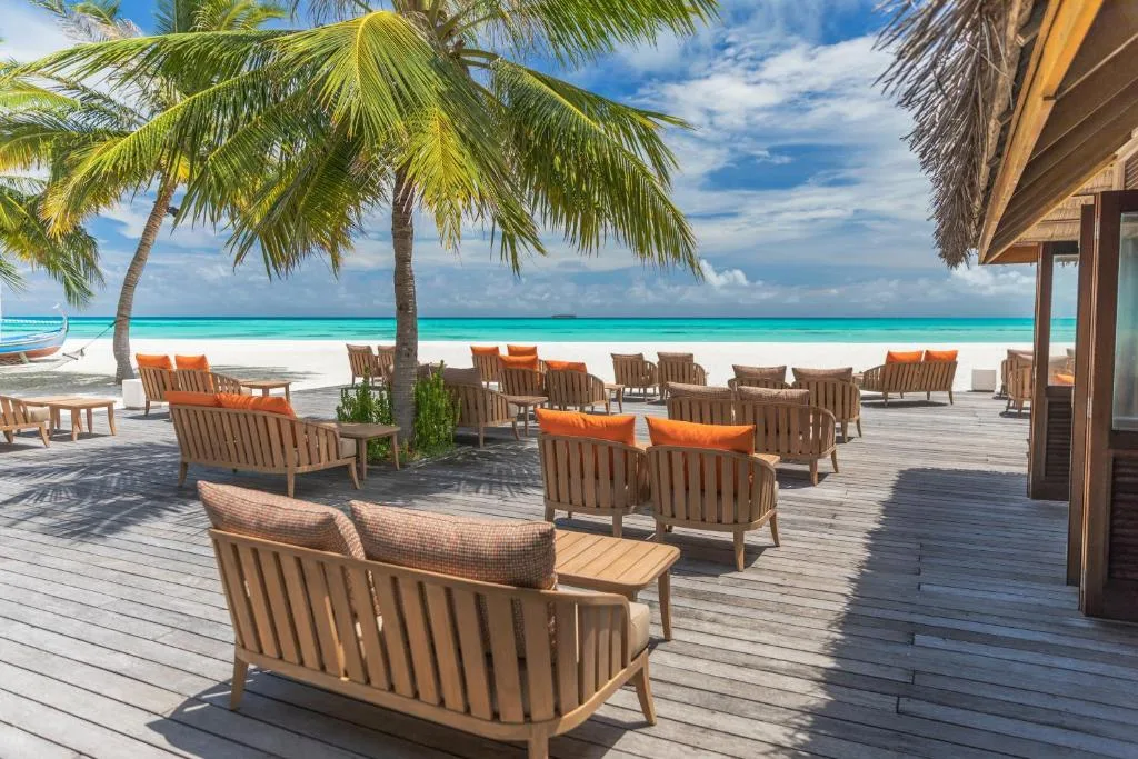 Meeru Maldives Resort Island: another view
