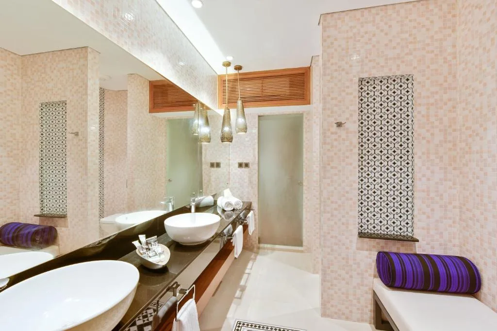Mercure Maldives Kooddoo: another view