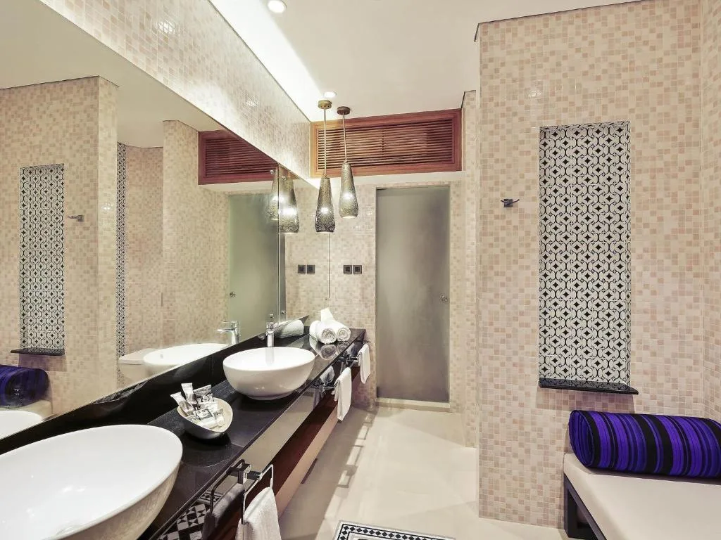 Mercure Maldives Kooddoo: another view