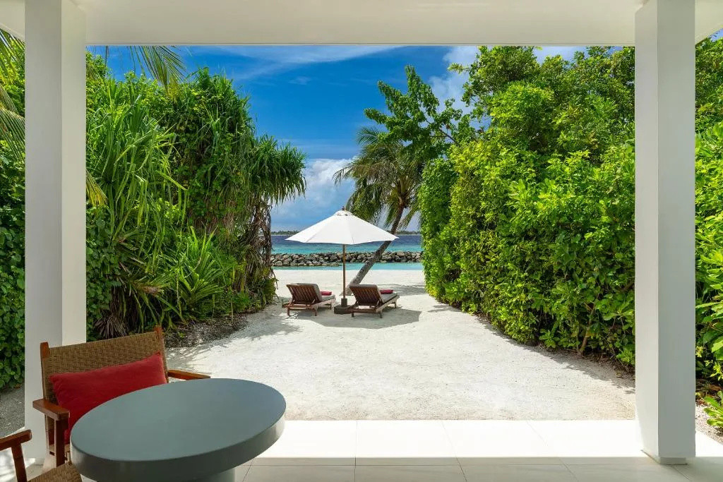 Niva Dhigali Maldives: another view